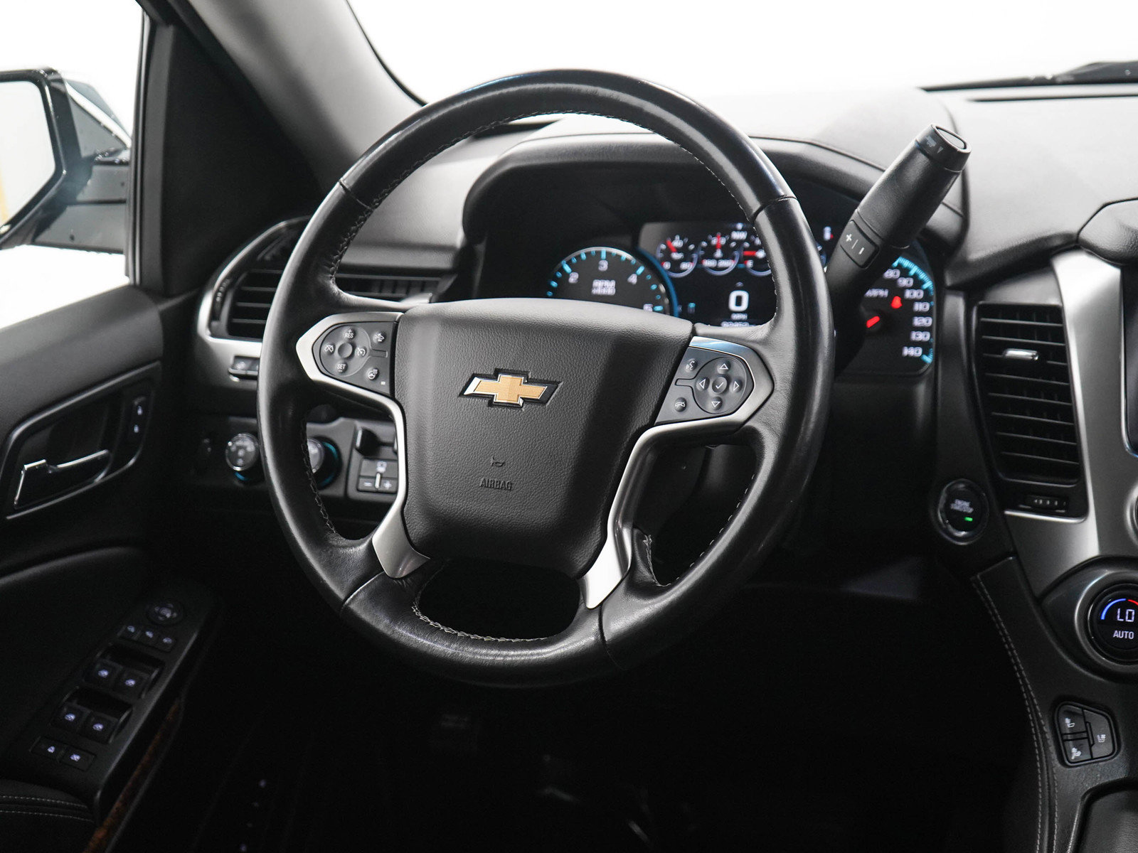 Used 2019 Chevrolet Suburban Premier AWD/4WD image 14