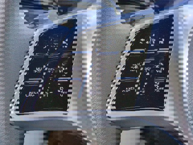 Used 2025 Mercedes-Benz GLB 250 image 24