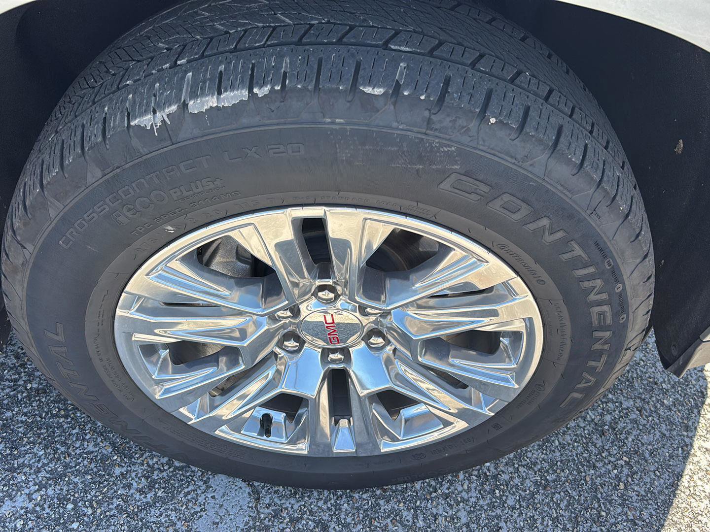 Used 2025 GMC Yukon Denali image 9