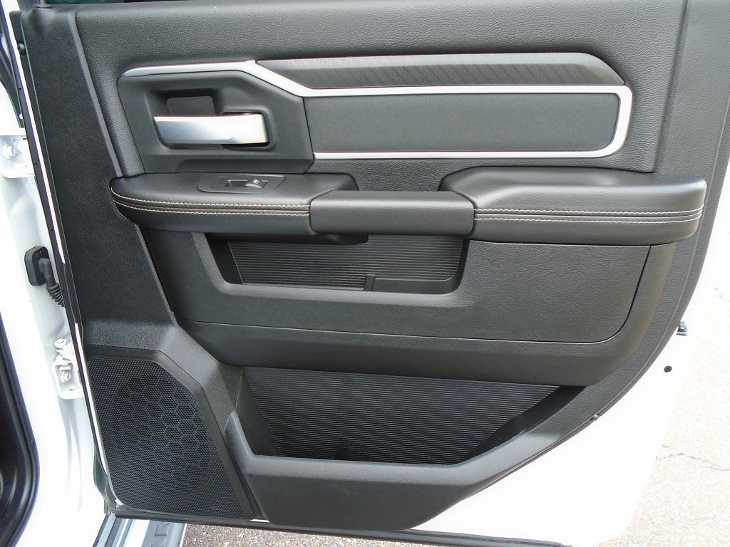 Used 2025 RAM 2500 Big Horn AWD/4WD image 8