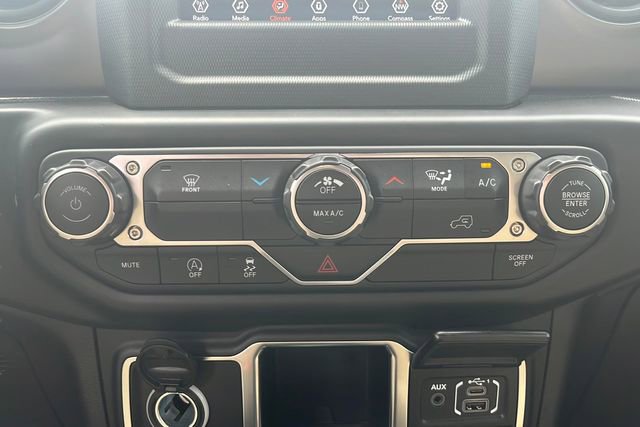 Used 2023 Jeep Wrangler Willys image 14