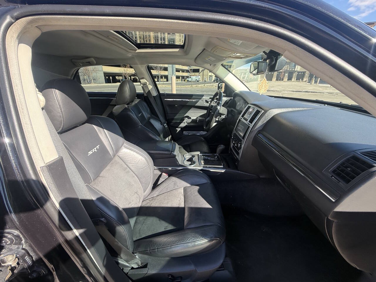 Used 2010 Chrysler 300 SRT8 w/ SRT Option Group II RWD image 25