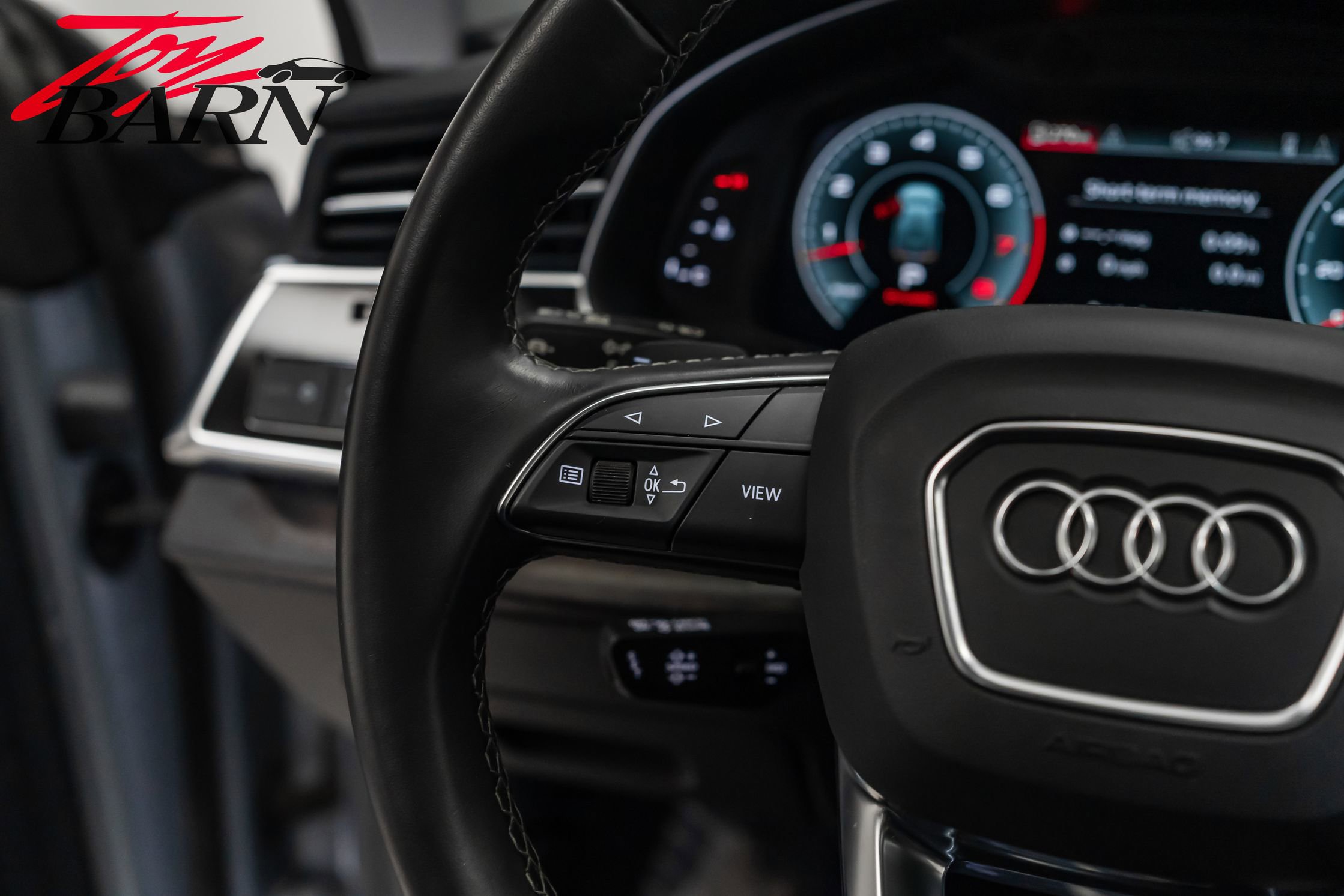 Used 2022 Audi Q8 Premium Plus image 32