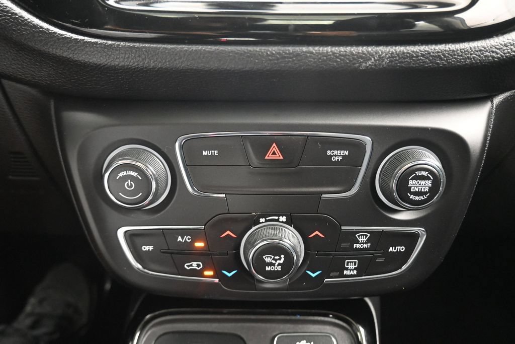 Used 2019 Jeep Compass Latitude AWD/4WD image 18