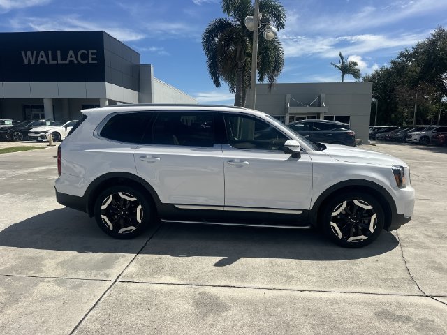 Certified 2024 Kia Telluride S FWD image 5