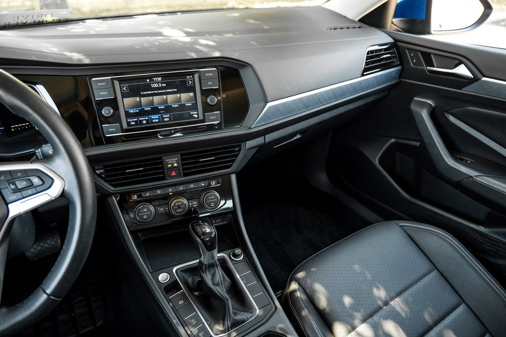 Used 2022 Volkswagen Jetta SE FWD image 36