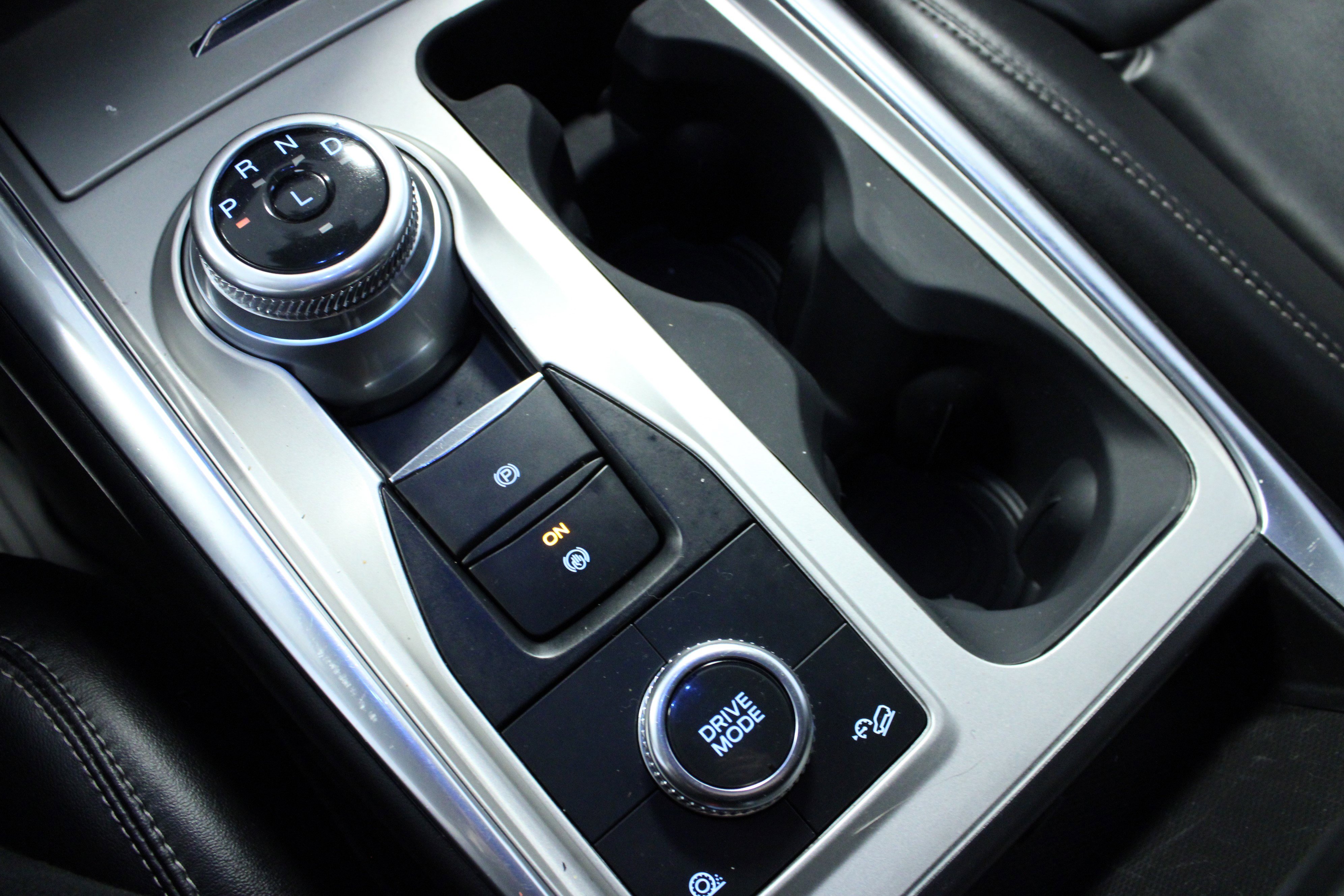 Used 2022 Ford Explorer XLT w/ Equipment Group 202A image 21