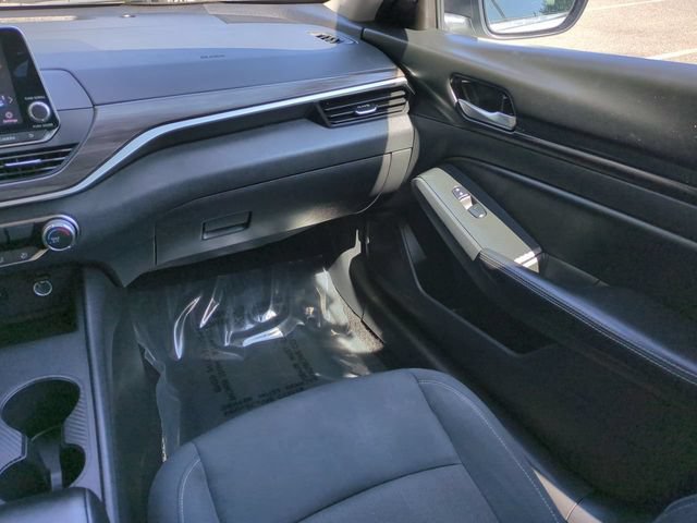 Used 2025 Nissan Altima 2.5 SV FWD image 16