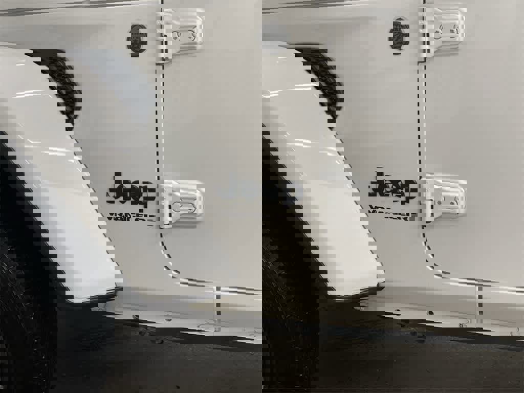 Used 2025 Jeep Wrangler Sahara image 10