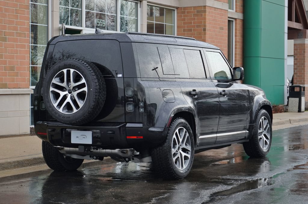 Certified 2026 Land Rover Defender 110 X-Dynamic SE AWD/4WD image 6