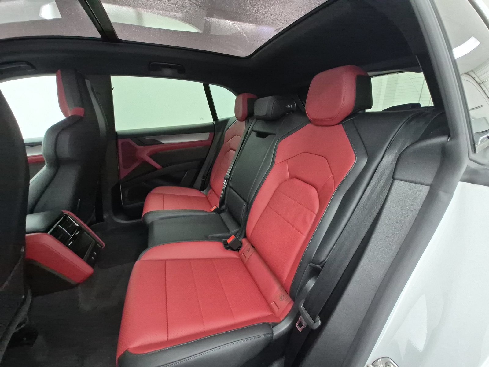New 2026 Porsche Cayenne Electric AWD/4WD image 16