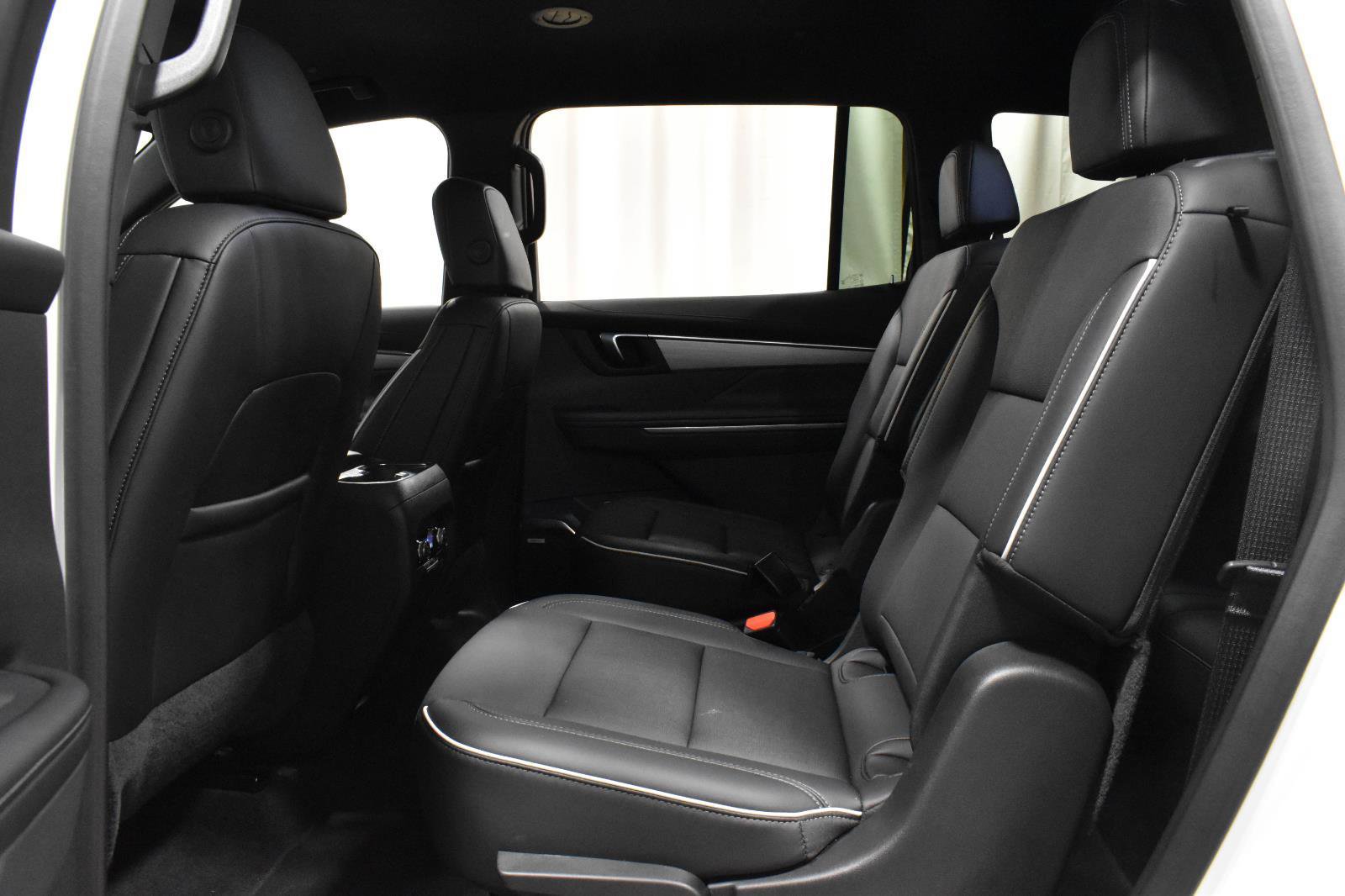 Used 2025 Buick Enclave Preferred image 5