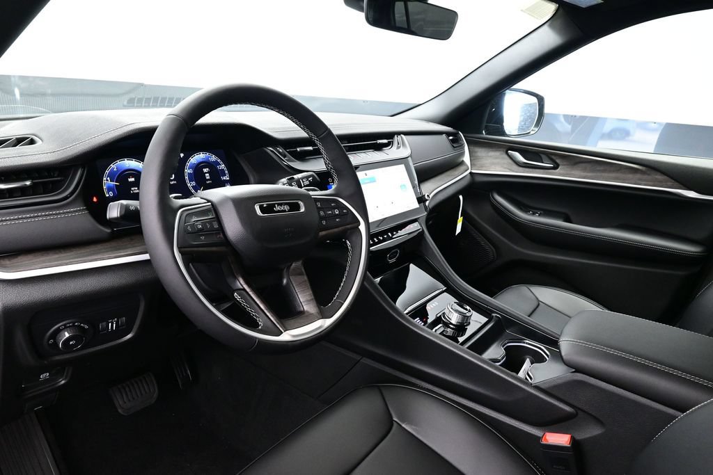 New 2027 Jeep Grand Cherokee Limited AWD/4WD image 15