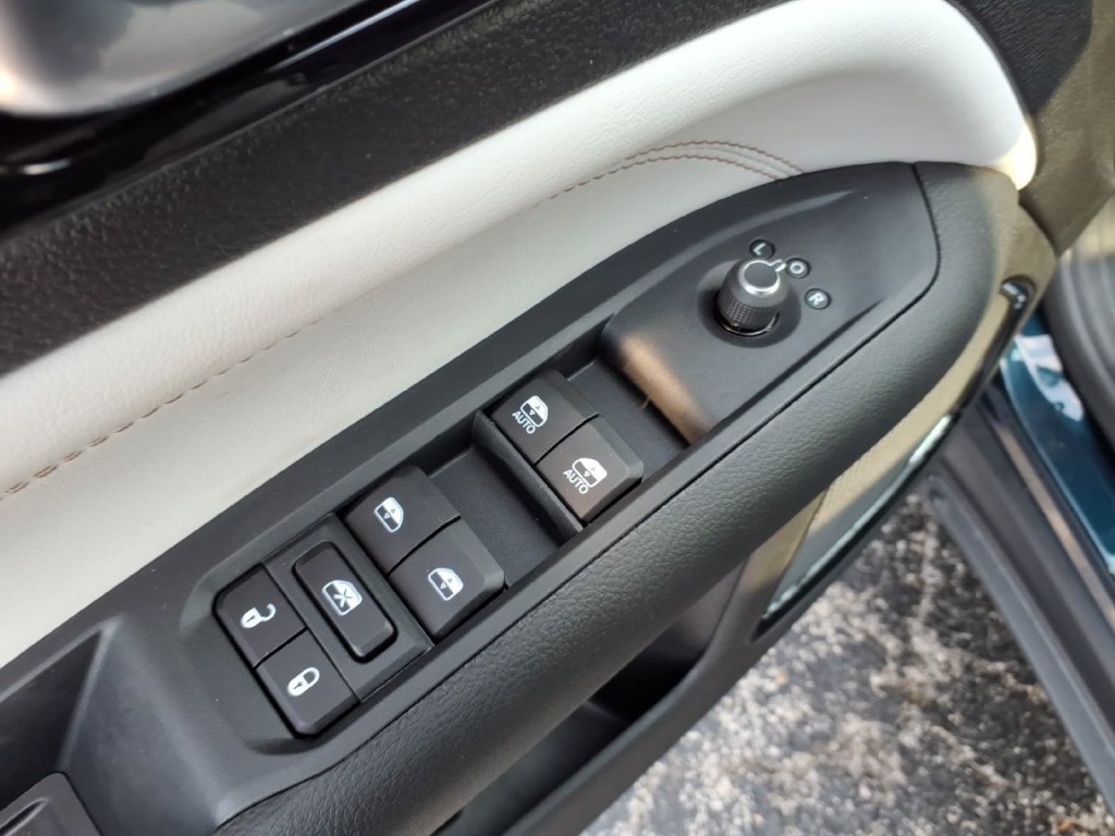 New 2026 Jeep Compass Limited w/ Sun, Sound & Navigation Group AWD/4WD image 7