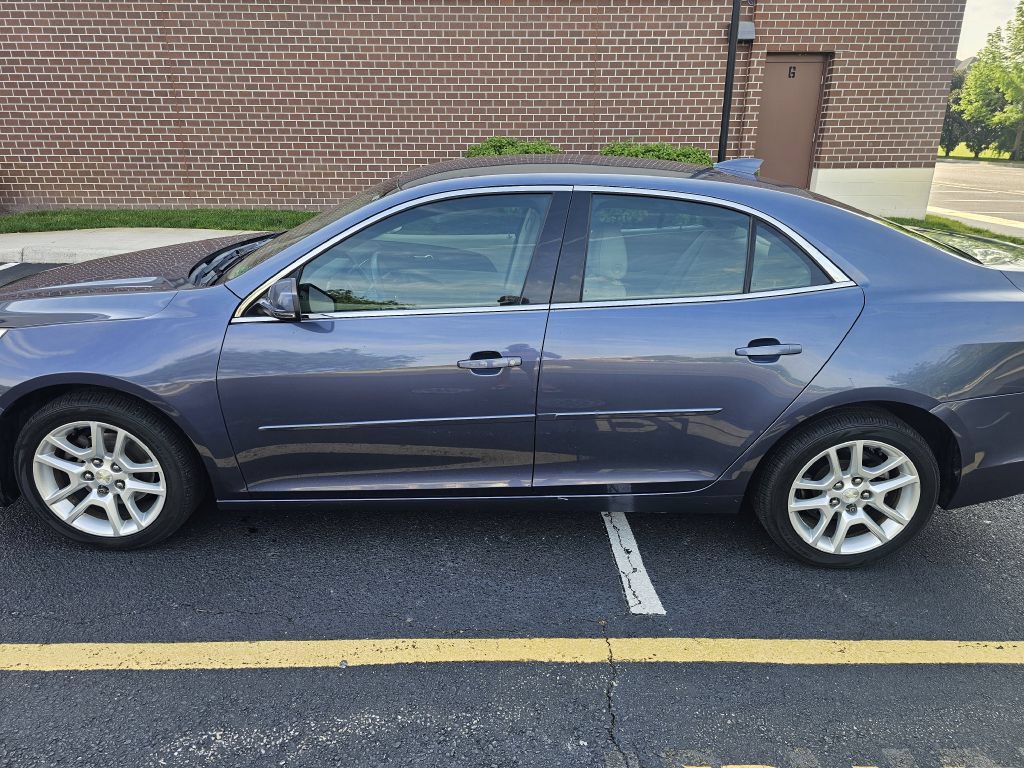 Used 2015 Chevrolet Malibu LT w/ Power Convenience Package FWD image 3