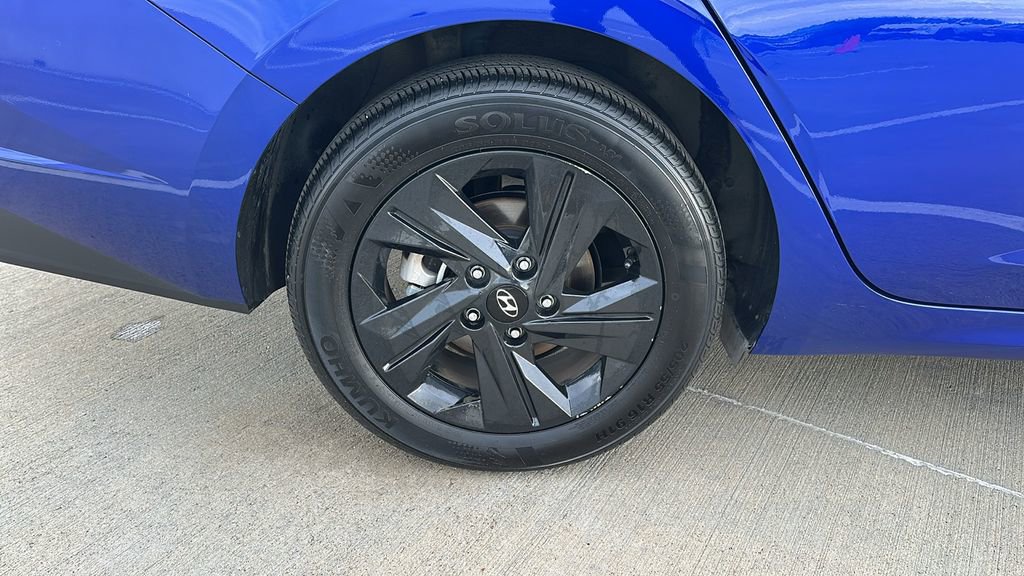 Used 2023 Hyundai Elantra SEL image 16