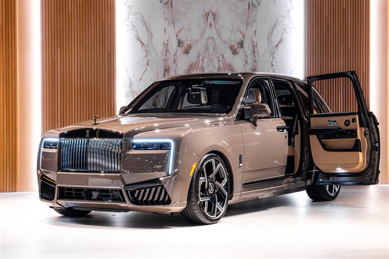 Used 2027 Rolls-Royce Cullinan Black Badge AWD/4WD image 2