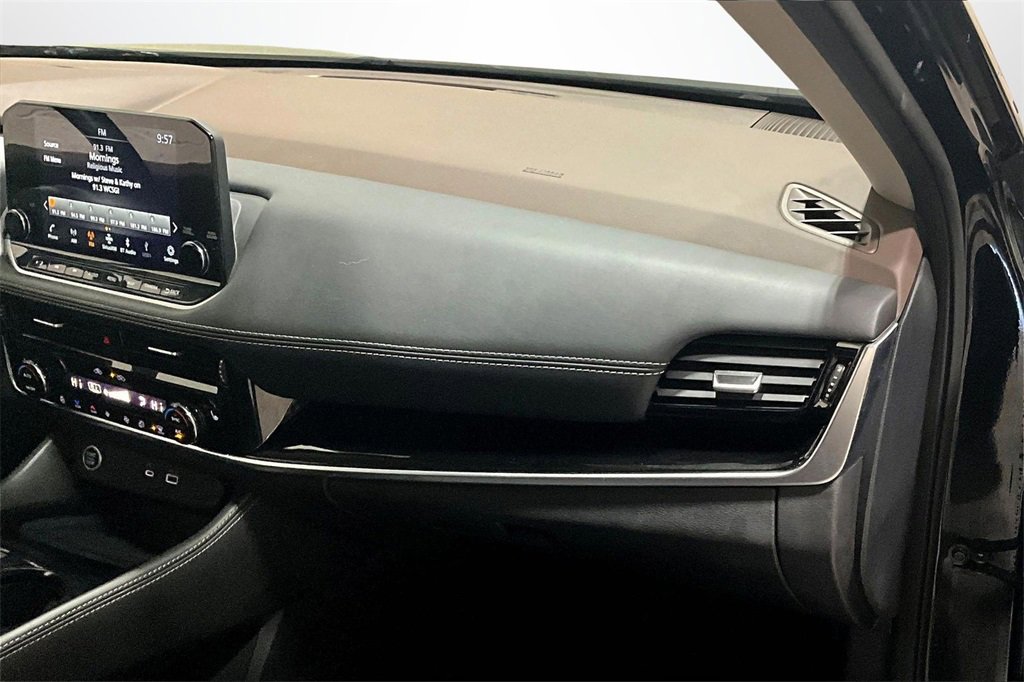 Used 2023 Nissan Rogue SL w/ SL Premium Package image 25