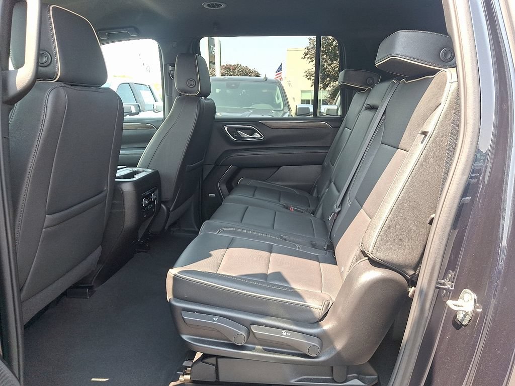 Certified 2024 Chevrolet Suburban Premier AWD/4WD image 9