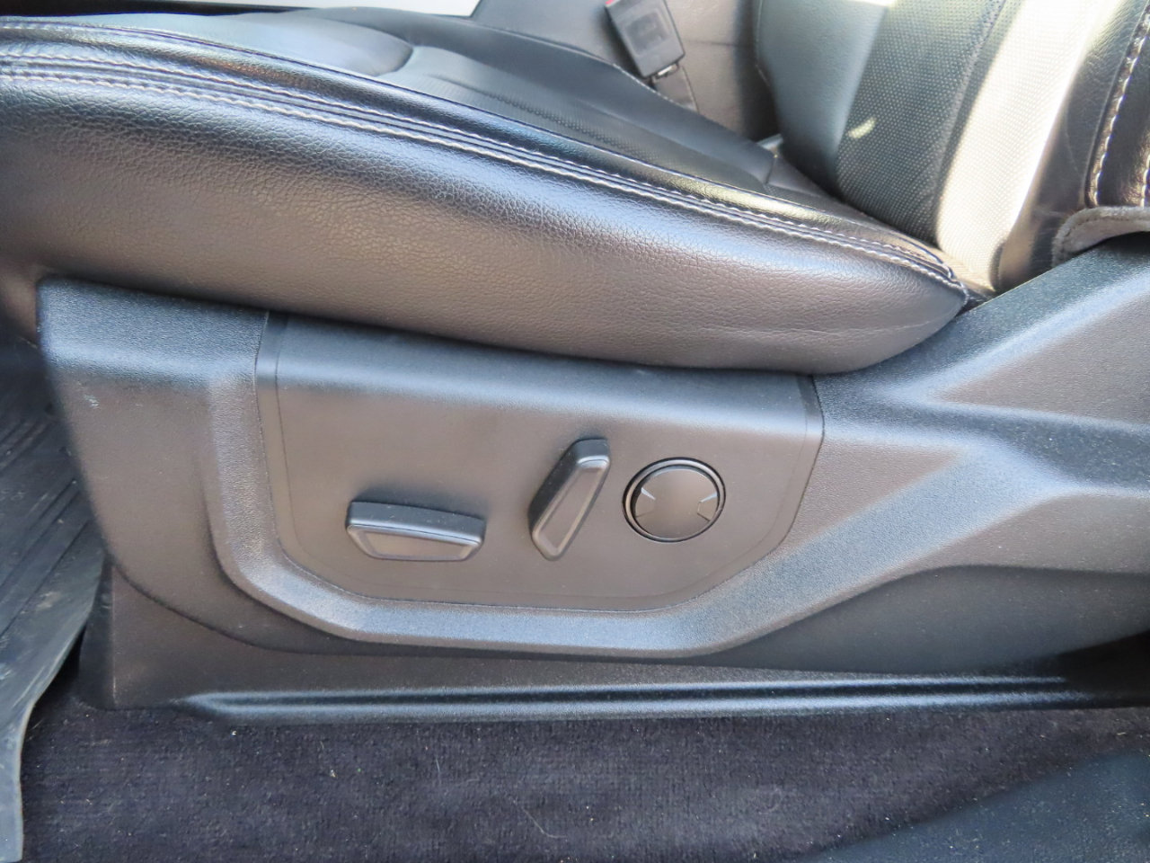 Used 2019 Ford F150 Lariat w/ Equipment Group 502A Luxury image 30