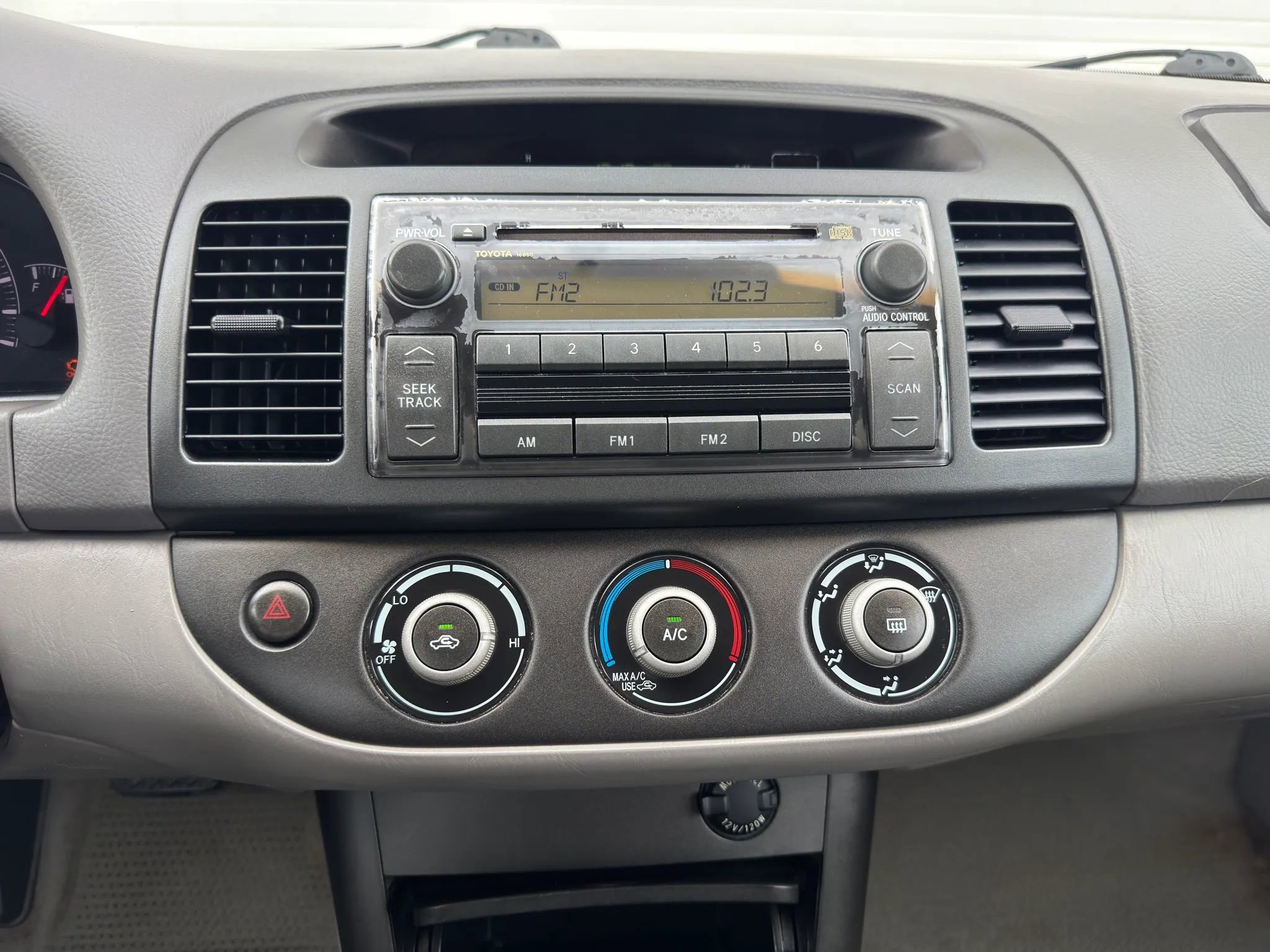 Used 2006 Toyota Camry LE FWD image 21