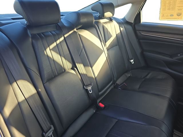 Used 2018 Honda Accord Touring image 25