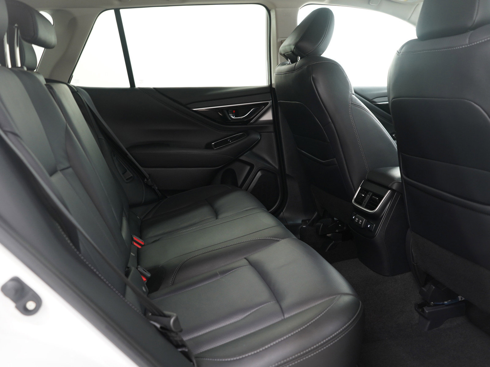 Used 2021 Subaru Outback Limited image 14