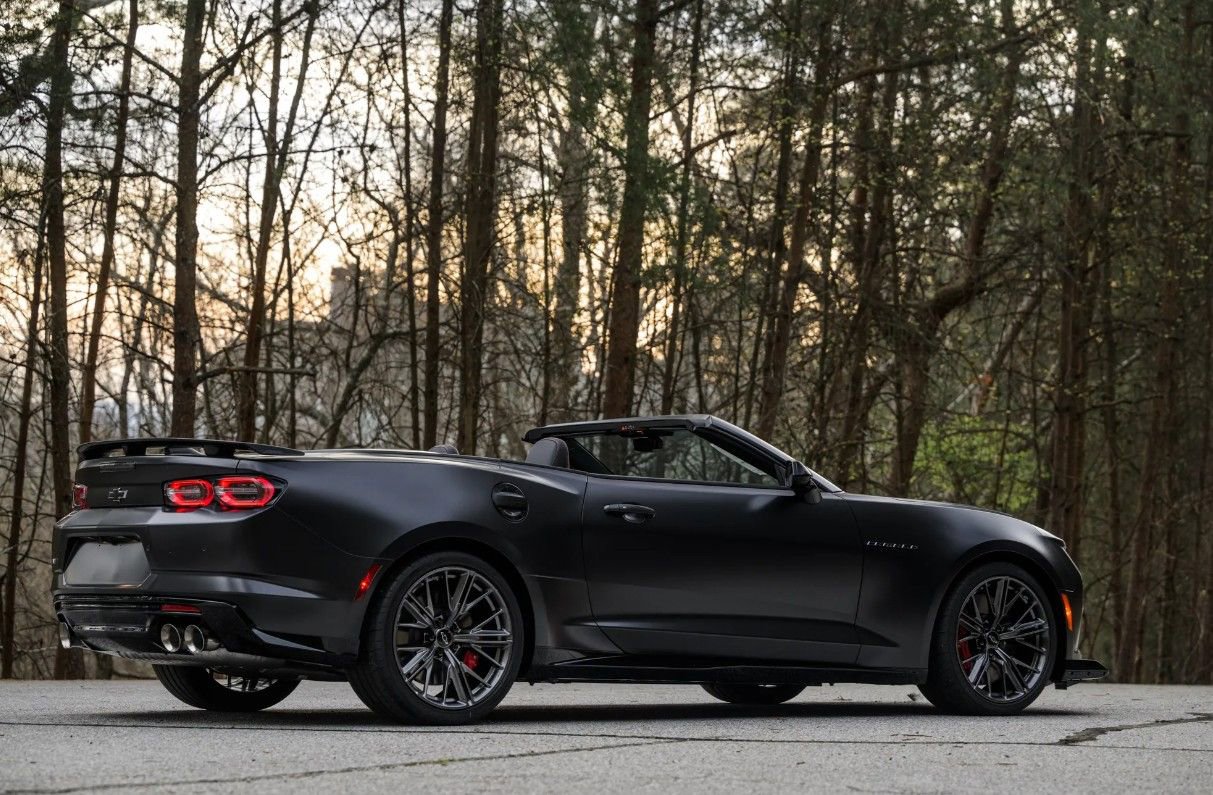 Used 2024 Chevrolet Camaro ZL1 RWD image 7