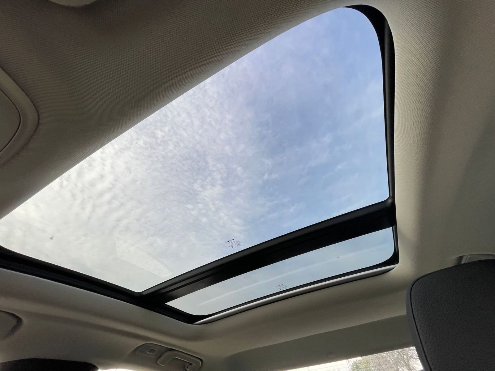 Used 2025 Volvo S60 B5 Plus image 28