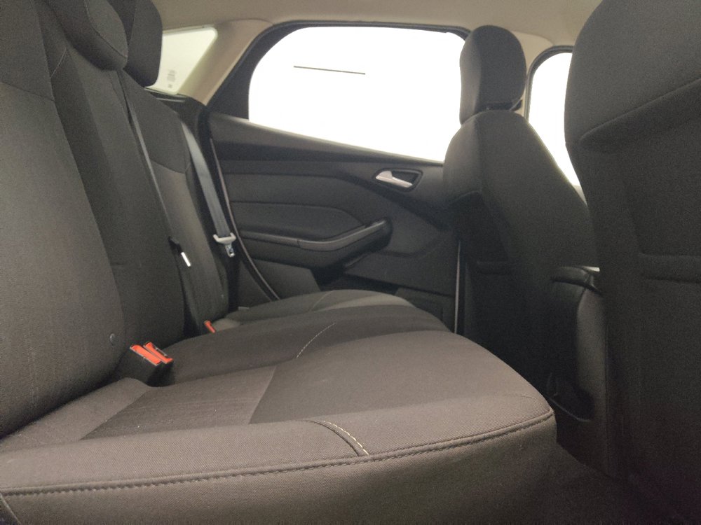 Used 2016 Ford Focus SE FWD image 19