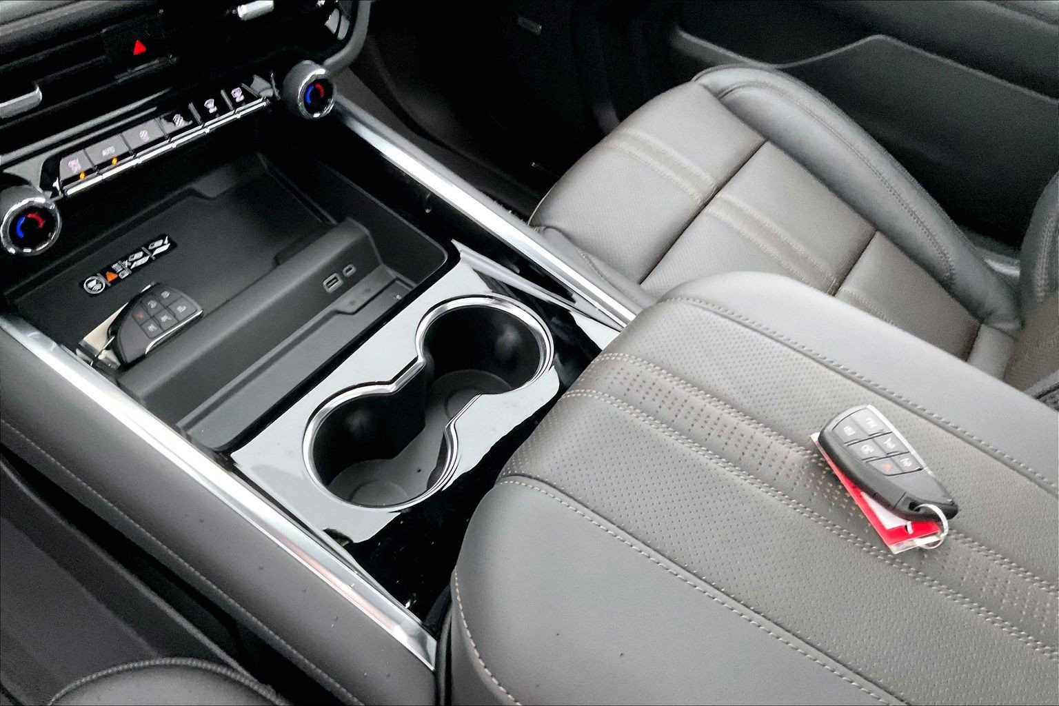 New 2026 Chevrolet Suburban High Country image 8