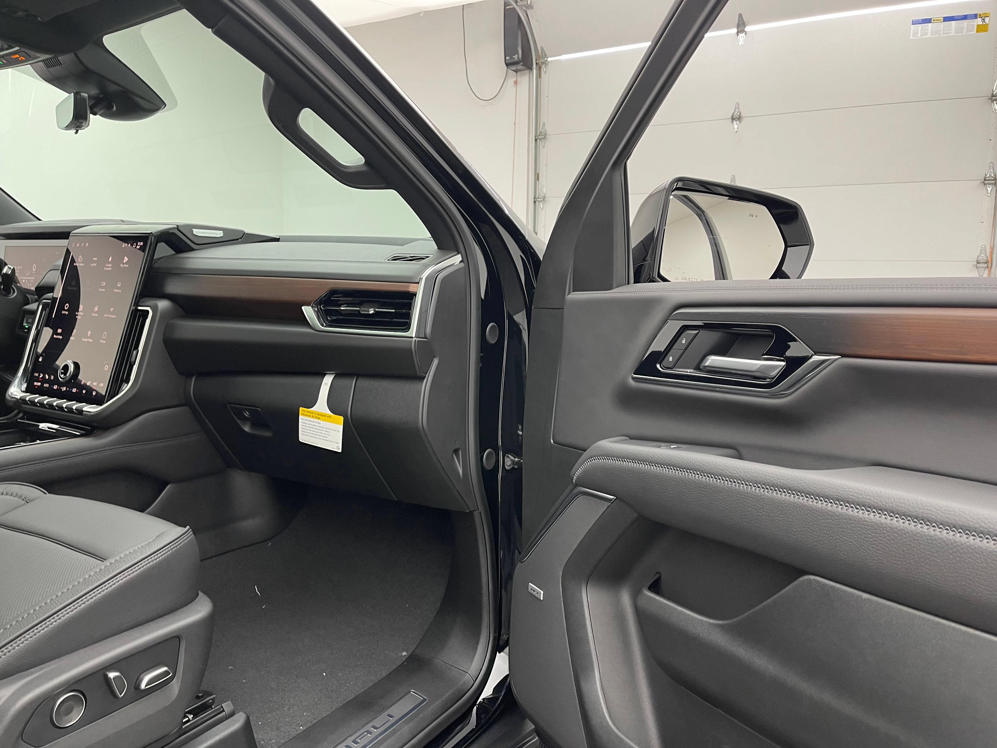 New 2026 GMC Yukon XL Denali w/ Denali Reserve Package AWD/4WD image 40