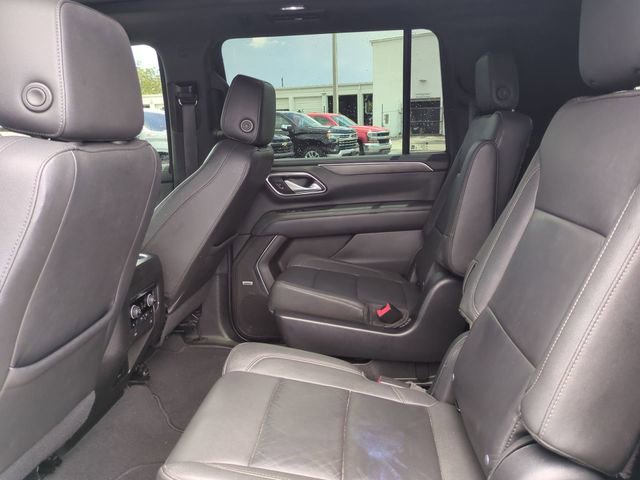 Used 2022 Chevrolet Suburban LT w/ LT Signature Plus Package AWD/4WD image 17