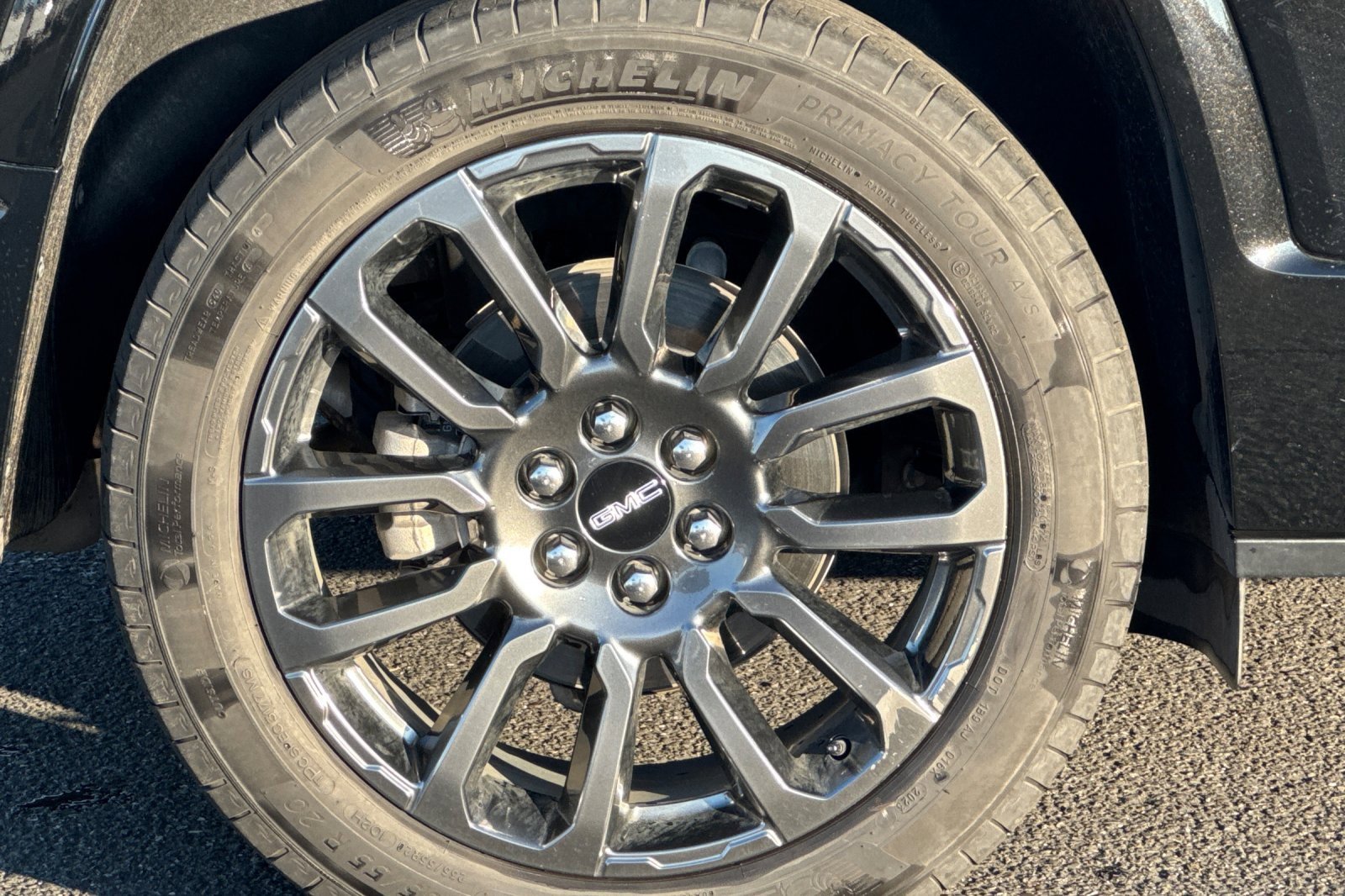 Used 2023 GMC Acadia Denali w/ Black Diamond Edition image 43