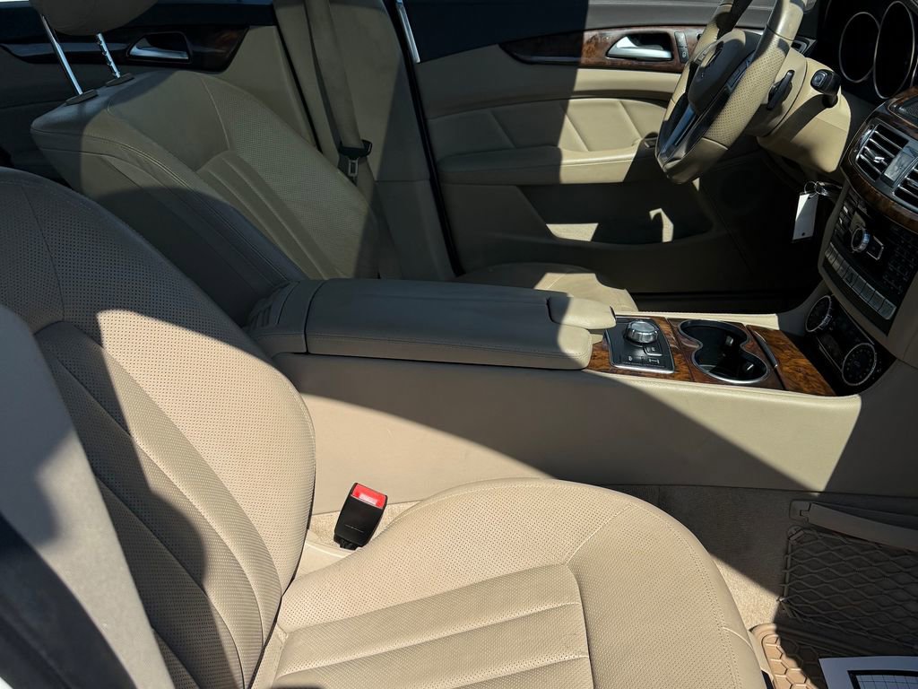 Used 2013 Mercedes-Benz CLS 550 4MATIC image 48