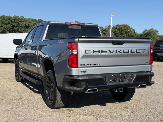 Used 2025 Chevrolet Silverado 1500 LT Trail Boss w/ LT Trail Boss Premium Package AWD/4WD image 6