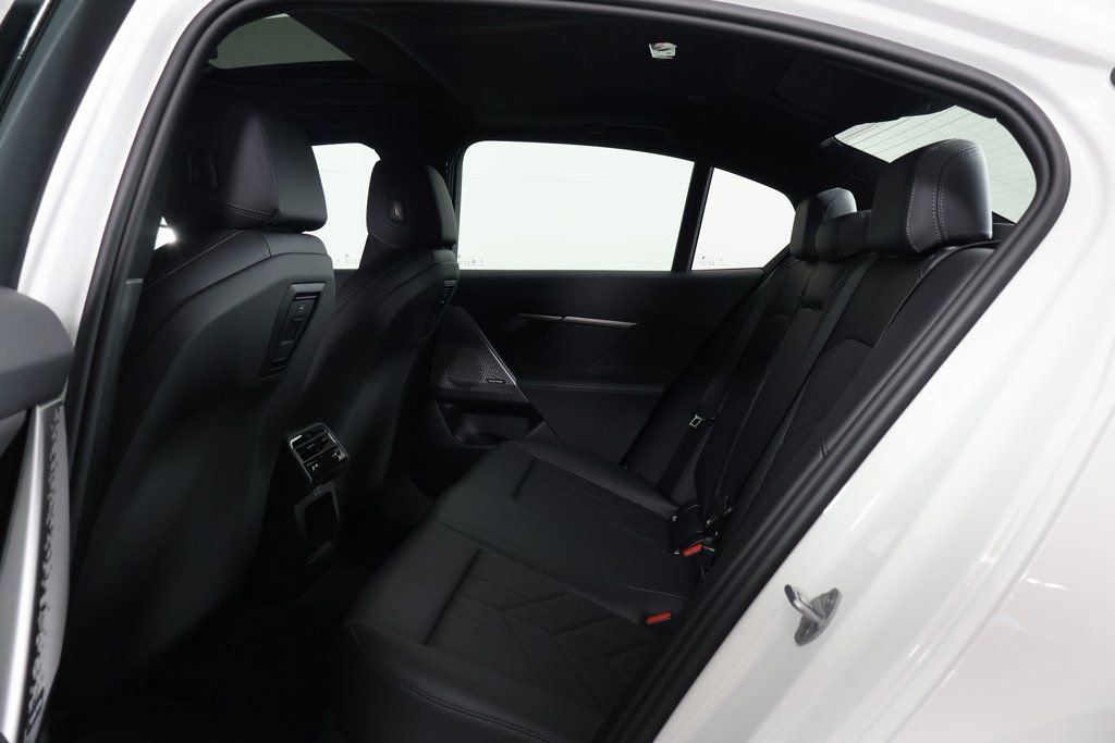 New 2026 BMW i5 eDrive40 w/ Convenience Package image 6