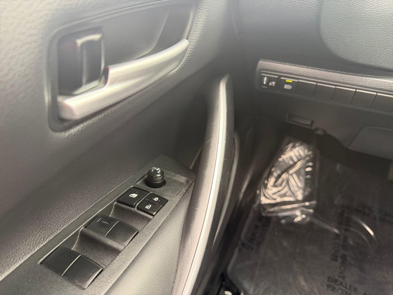 Certified 2022 Toyota Corolla SE w/ Carpet Mat Package (TMS) FWD image 23