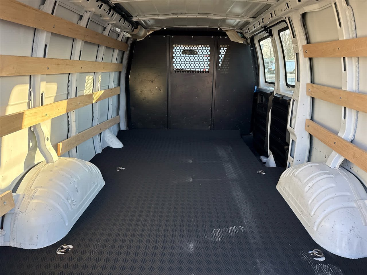 Used 2024 Chevrolet Express 2500 w/ Driver Convenience Package image 18