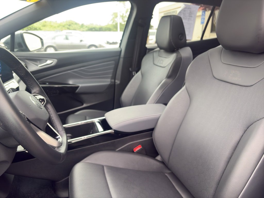 Used 2023 Volkswagen ID.4 Pro S Plus AWD/4WD image 8