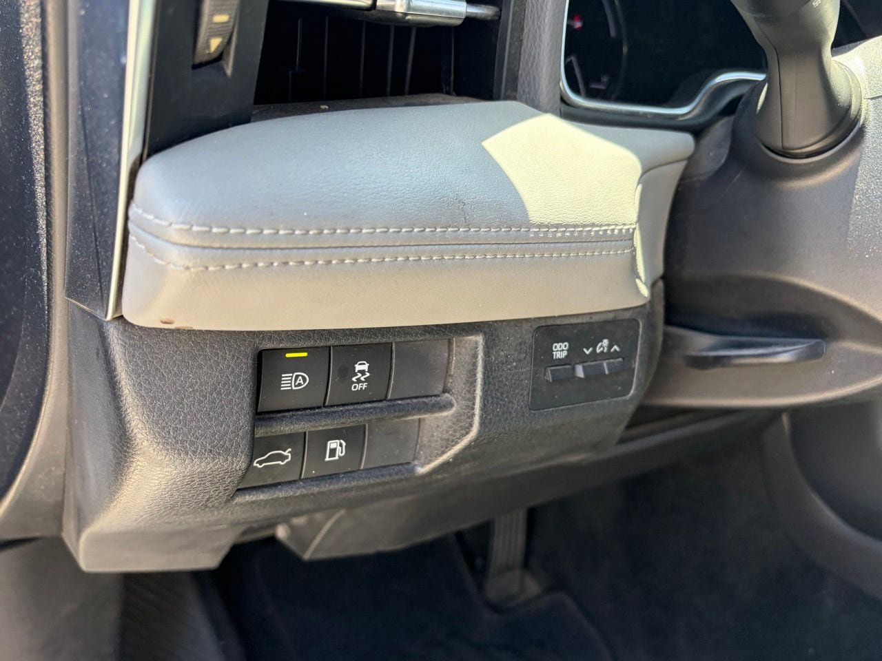 Used 2019 Toyota Avalon XLE w/ Carpet Mat Package FWD image 6