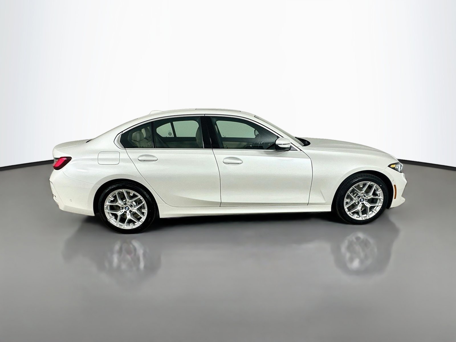 New 2026 BMW 330i xDrive Sedan AWD/4WD image 4