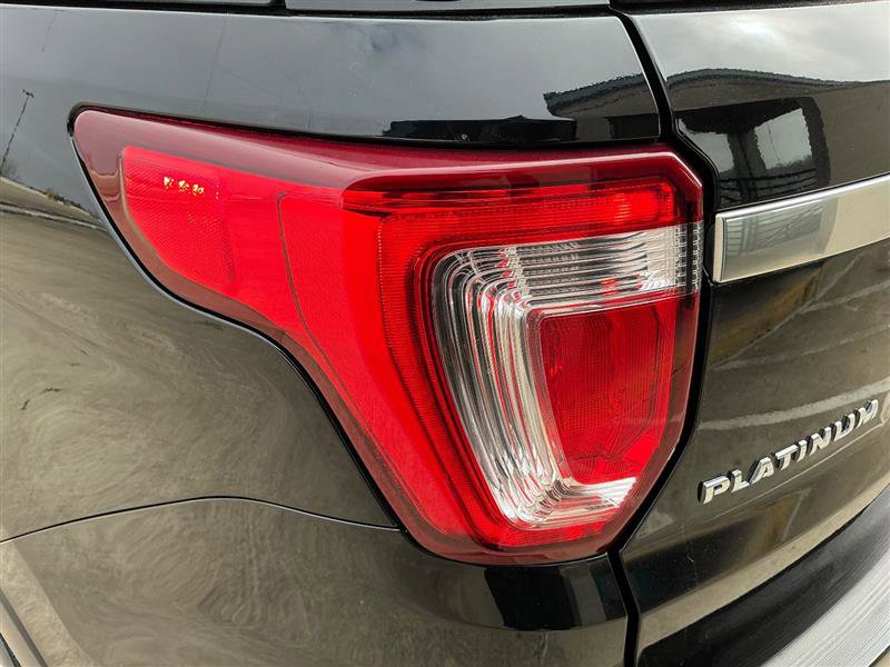 Used 2017 Ford Explorer Platinum image 19