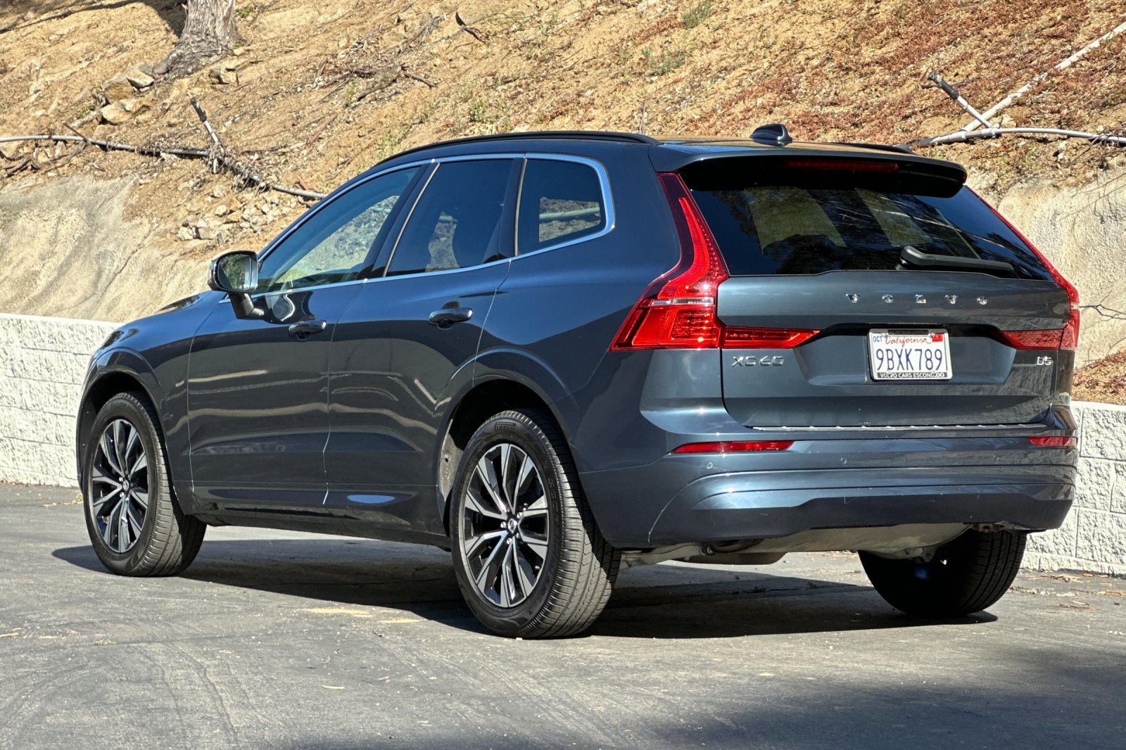 Certified 2023 Volvo XC60 B5 Core w/ Climate Package image 7
