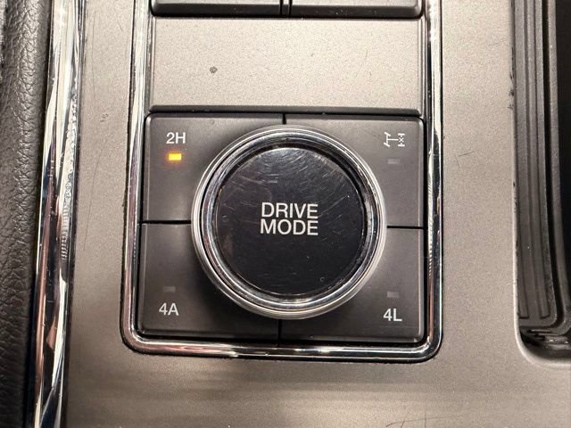 Used 2020 Ford Expedition XLT w/ Equipment Group 202A AWD/4WD image 39