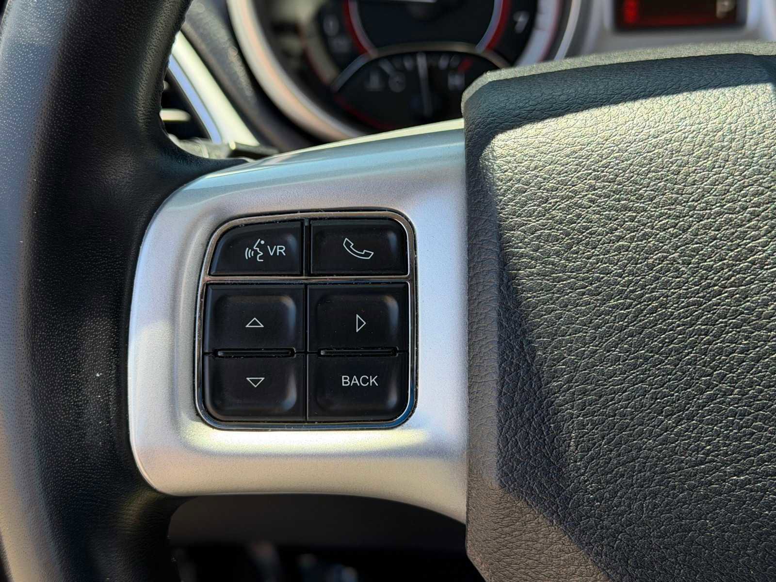 Used 2019 Dodge Journey SE w/ Connectivity Group FWD image 18