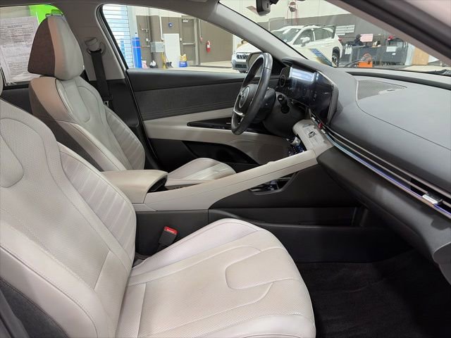 Used 2023 Hyundai Elantra Limited image 8