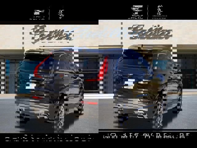 Certified 2023 Cadillac XT4 Premium Luxury w/ Cold Weather Package image 3