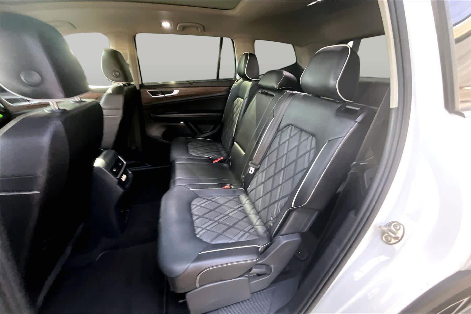 Used 2024 Volkswagen Atlas SEL Premium R-Line AWD/4WD image 21