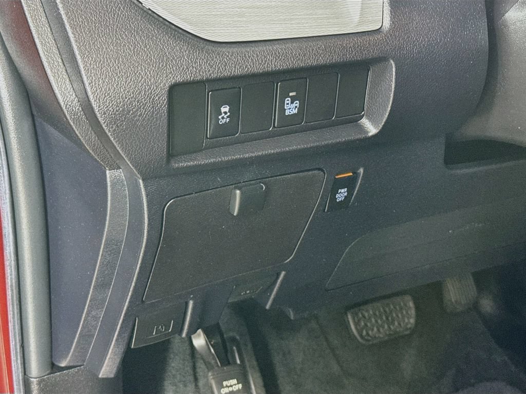 Certified 2017 Toyota Sienna SE Premium FWD image 12
